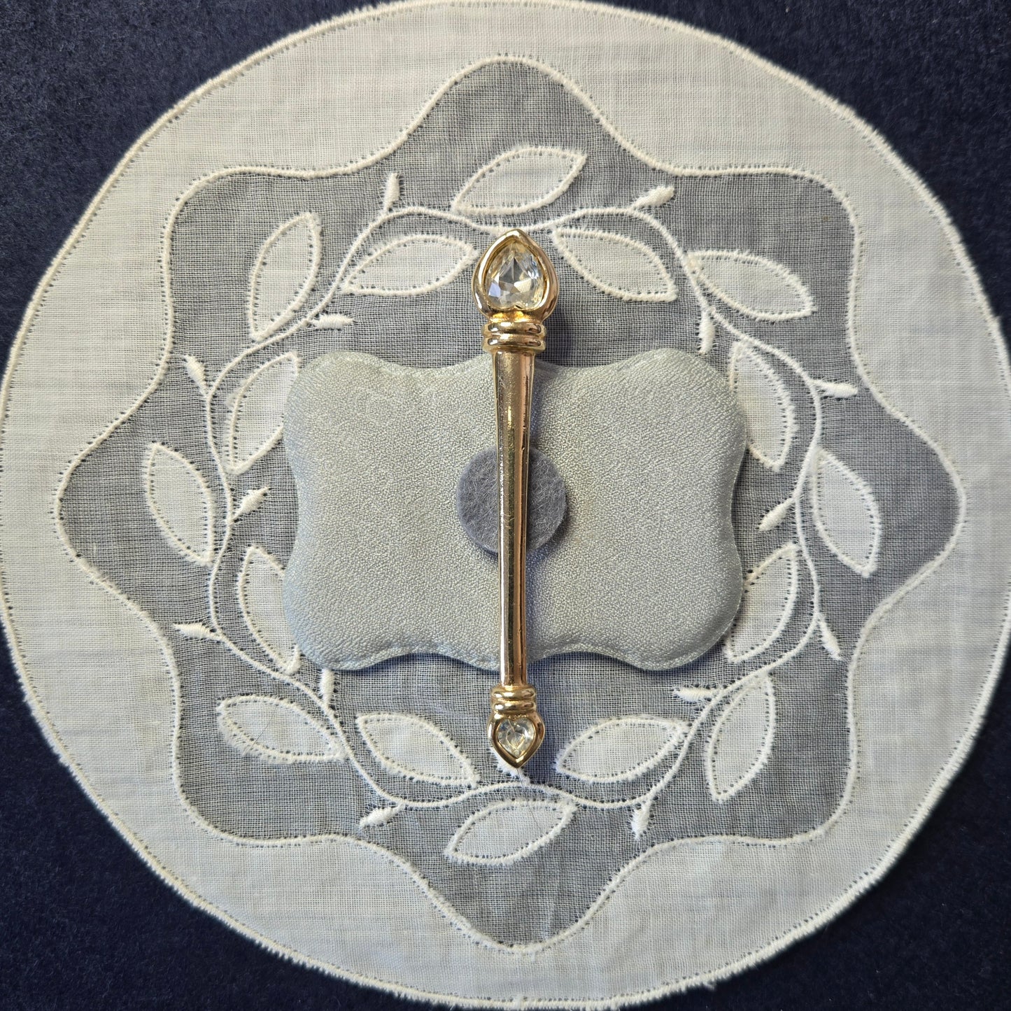 Brooch - Grosse Clear Crystal Hearts Bar Brooch