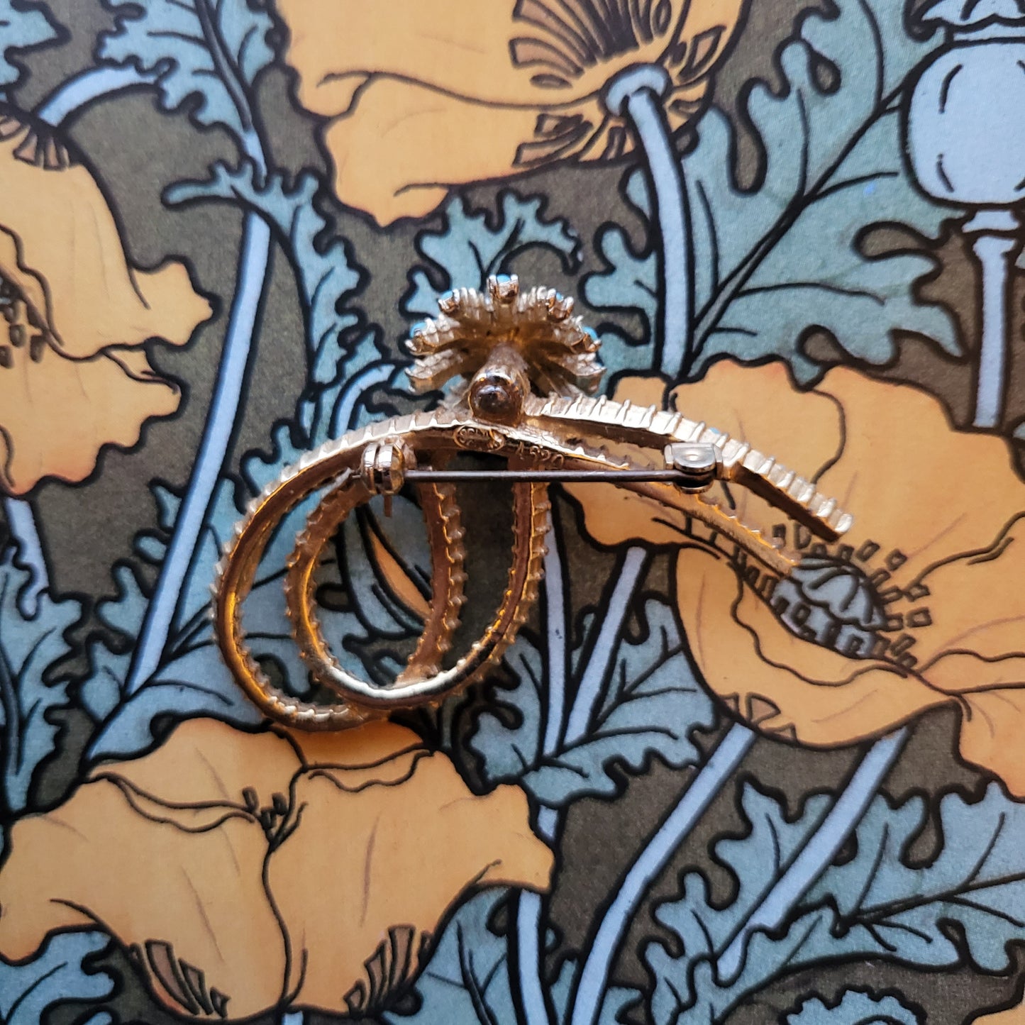 Brooch - Sphinx Faux Pearl and Turquoise Flower Ribbon Brooch