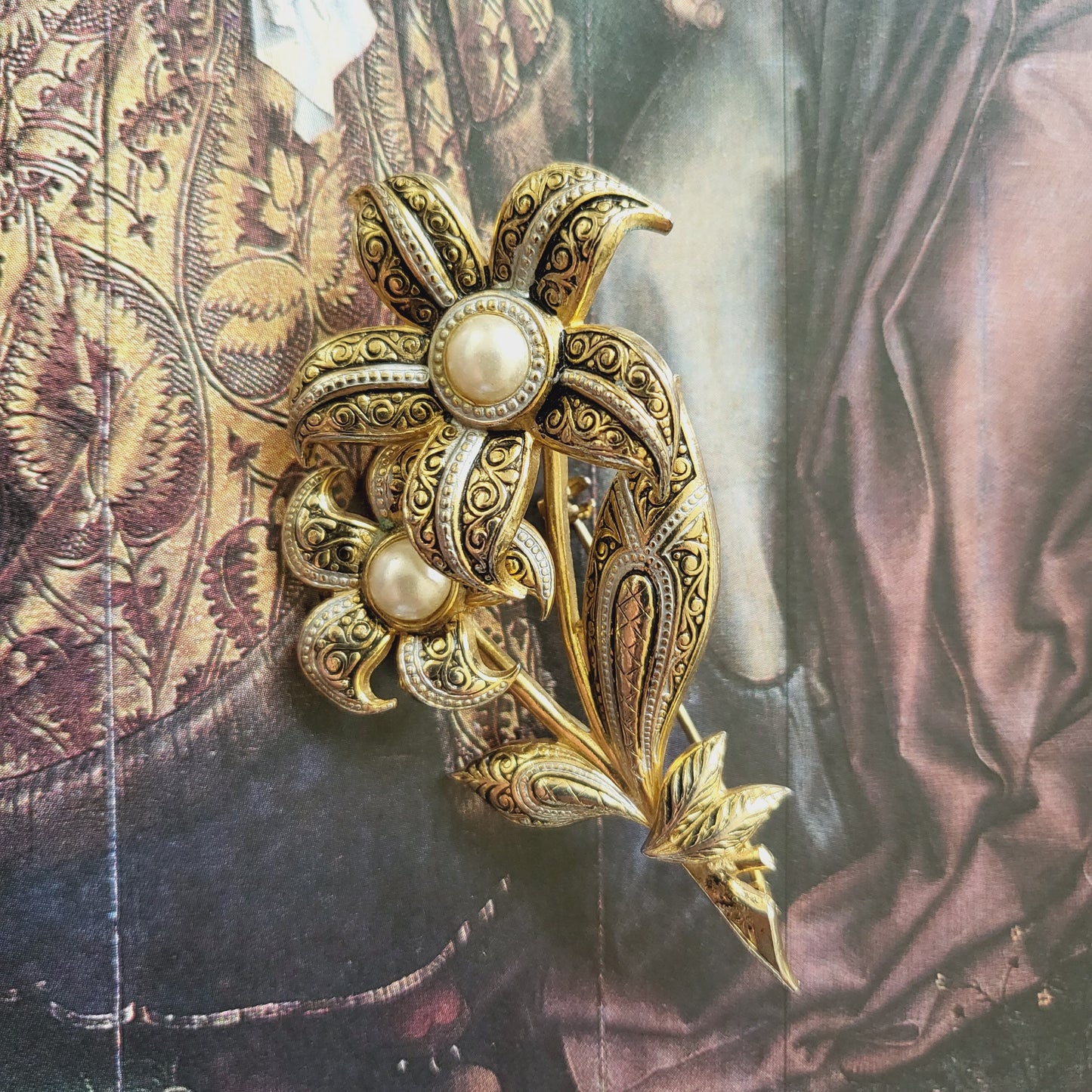 Brooch - Damascene Faux Pearl Flowers Brooch