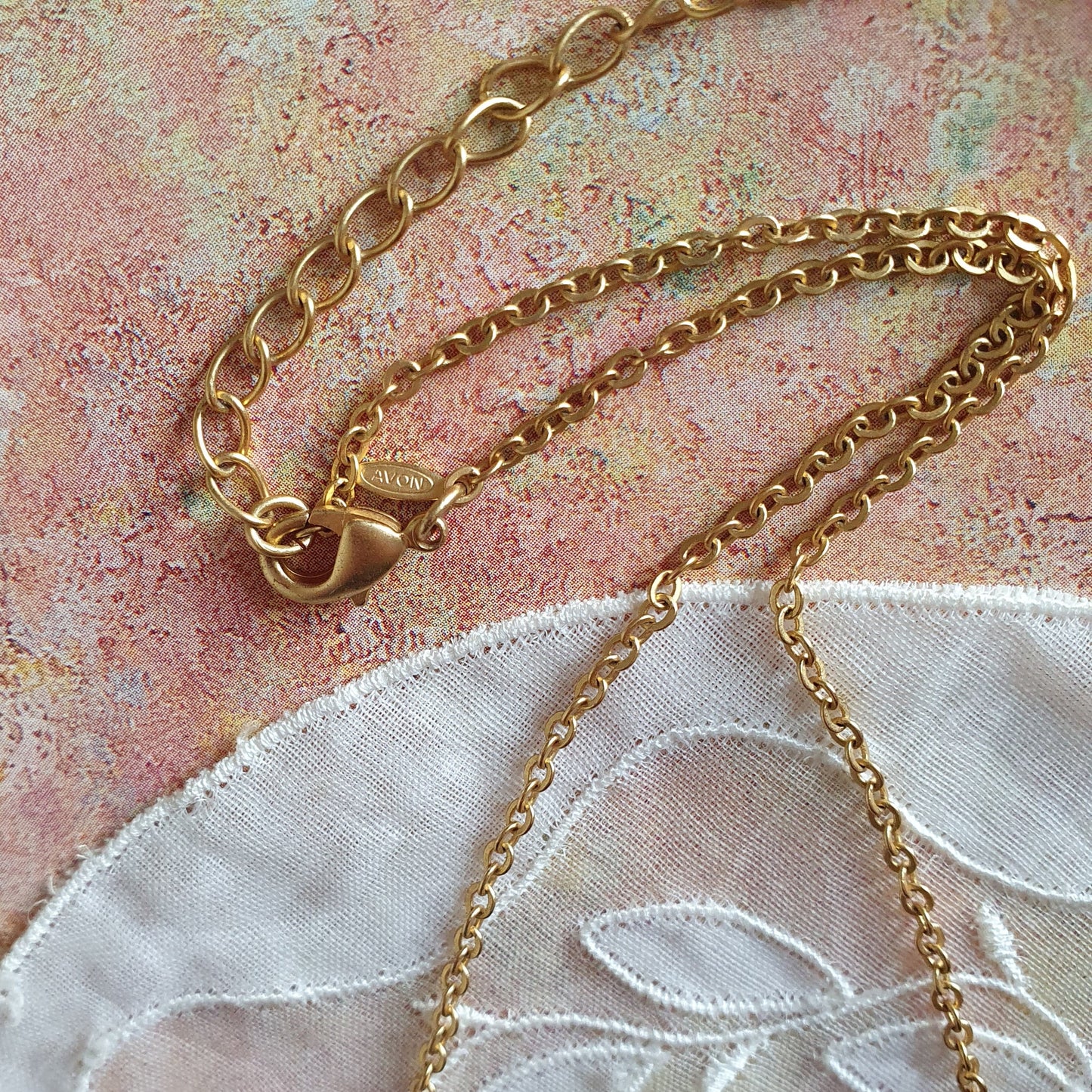 Necklace - Avon NR Rose Vine Necklace