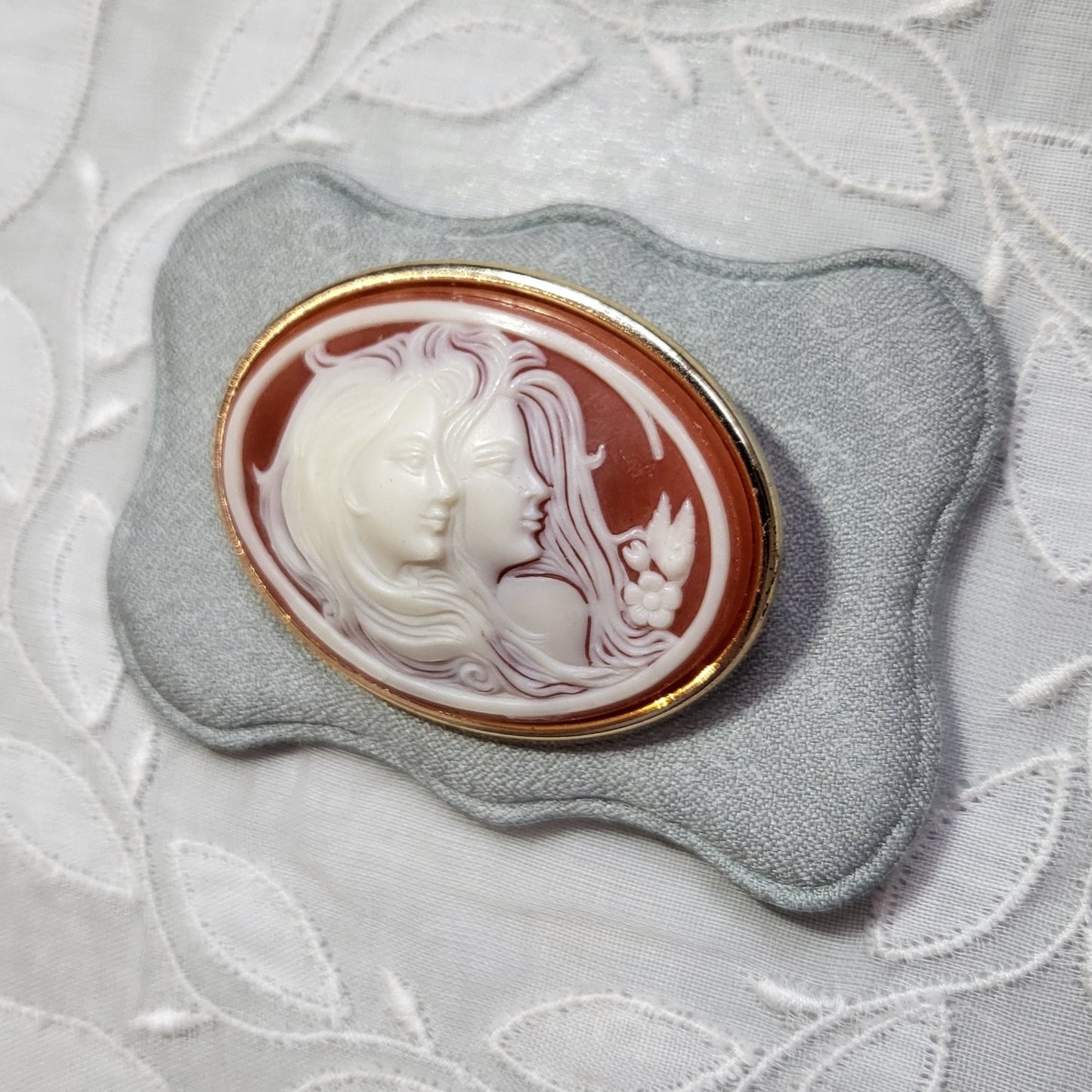 Brooch - Two Ladies Cameo Brooch