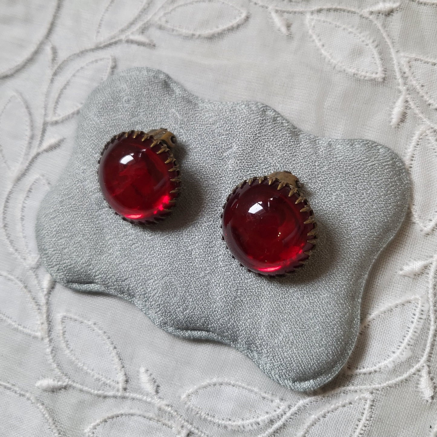 Clip on - Vintage Red Glass Cabochon Clip on Earrings
