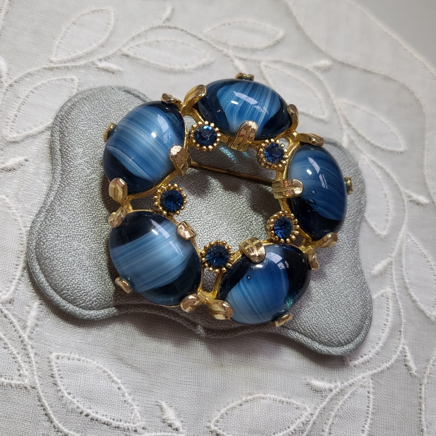 Brooch - Blue and White Stripe Glass Cabochon Wreath Brooch