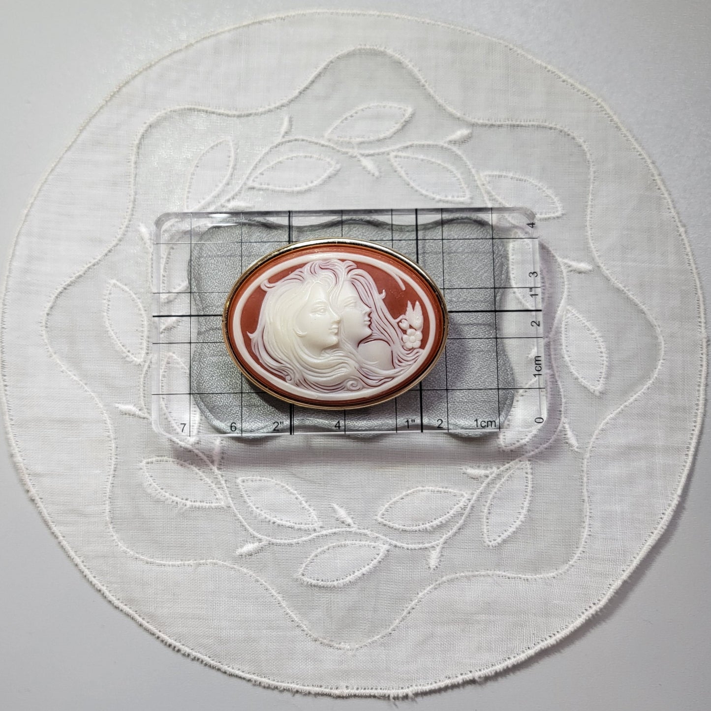 Brooch - Two Ladies Cameo Brooch