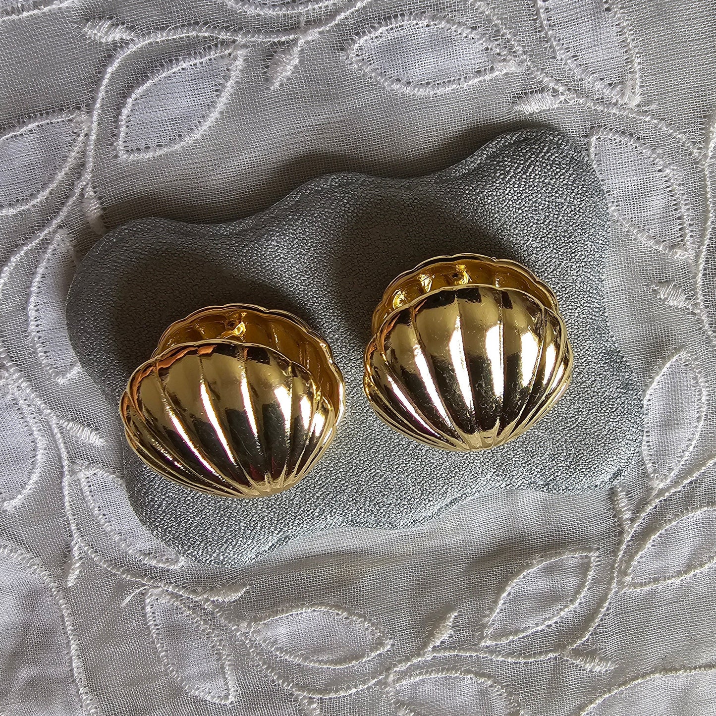 Posts - Gold Shell Pierced Earrings