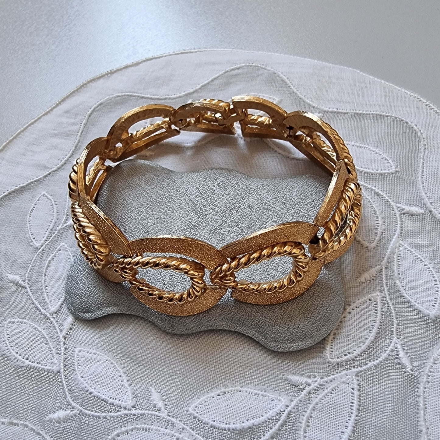 Bracelet - Crown Trifari Gold Horseshoe Link Bracelet
