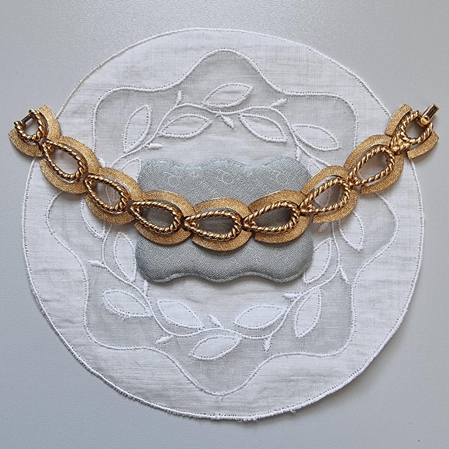 Bracelet - Crown Trifari Gold Horseshoe Link Bracelet