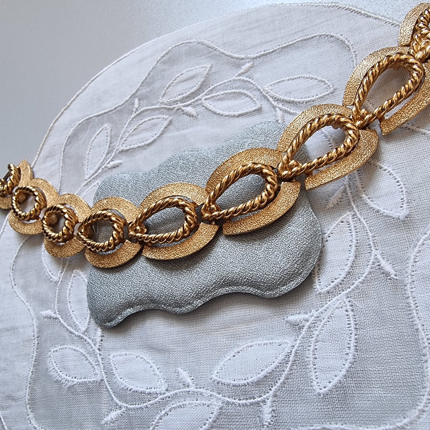 Bracelet - Crown Trifari Gold Horseshoe Link Bracelet