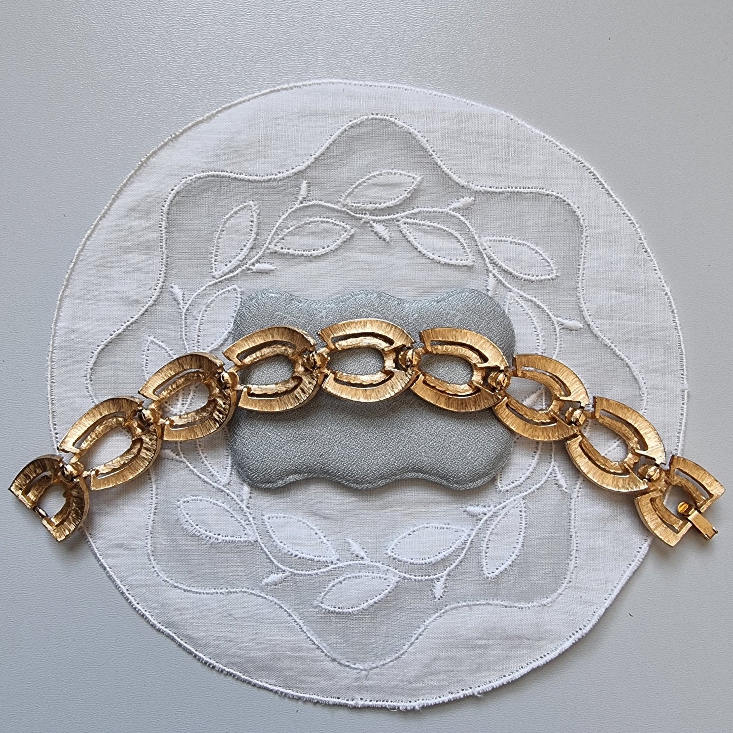 Bracelet - Crown Trifari Gold Horseshoe Link Bracelet