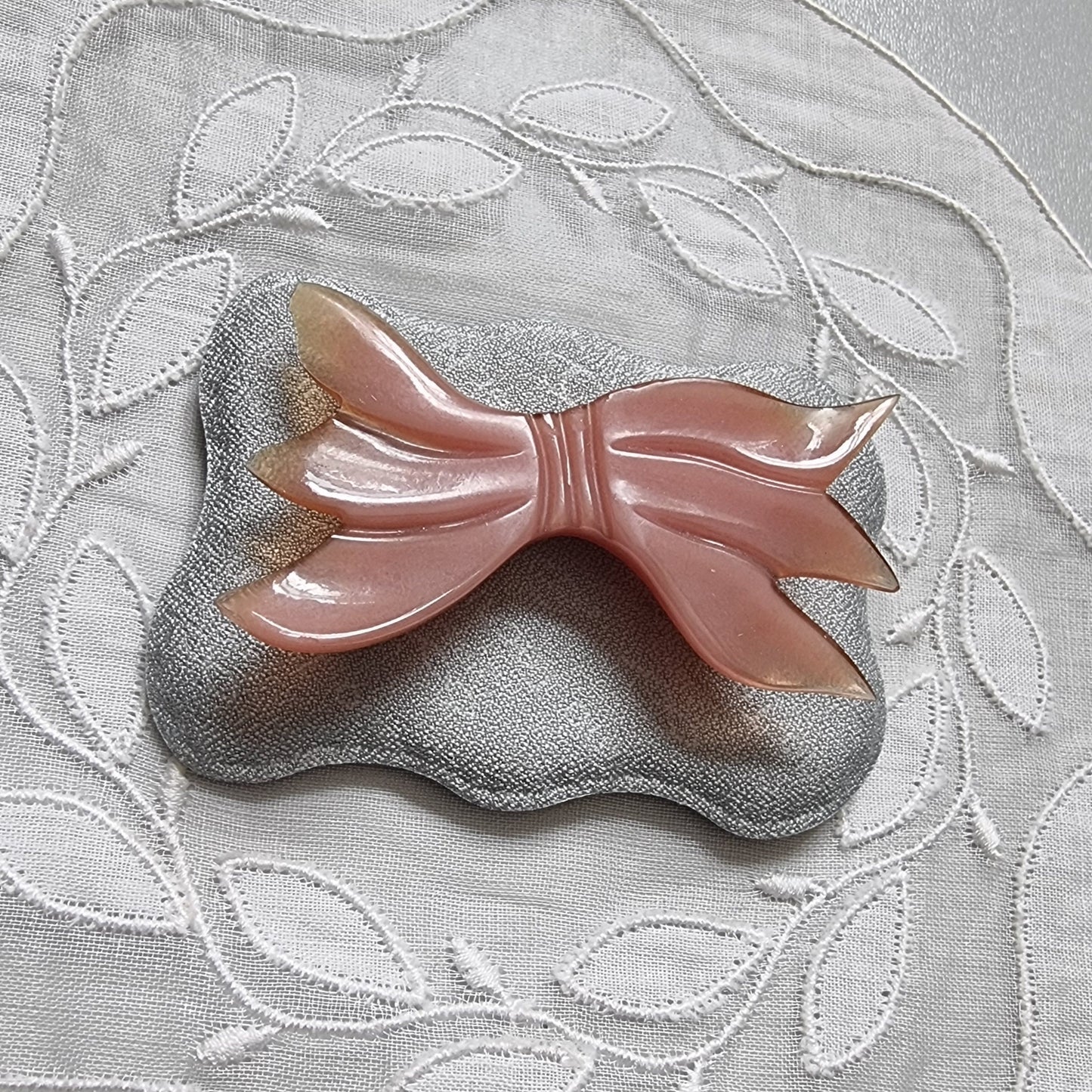 Brooch - Light Brown Old Plastic Bow Brooch