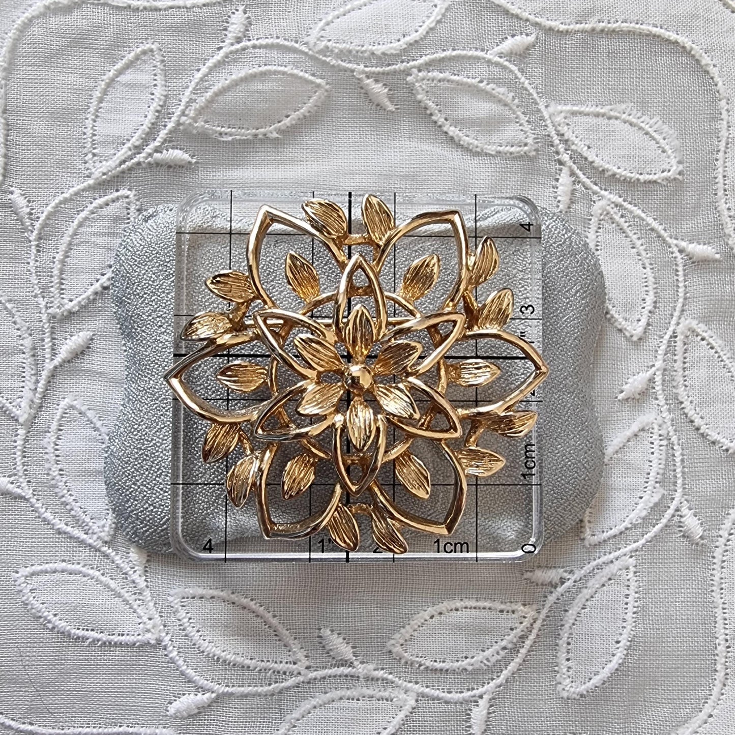Brooch - Sarah Coventry Gold Flower Brooch