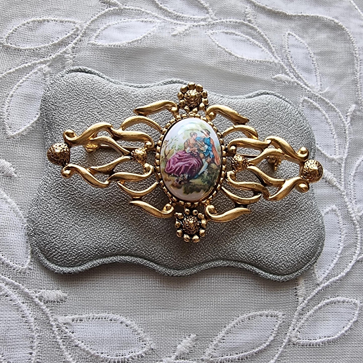 Brooch - Gold Ornate Frame Oval Painting Cabochon Brooch