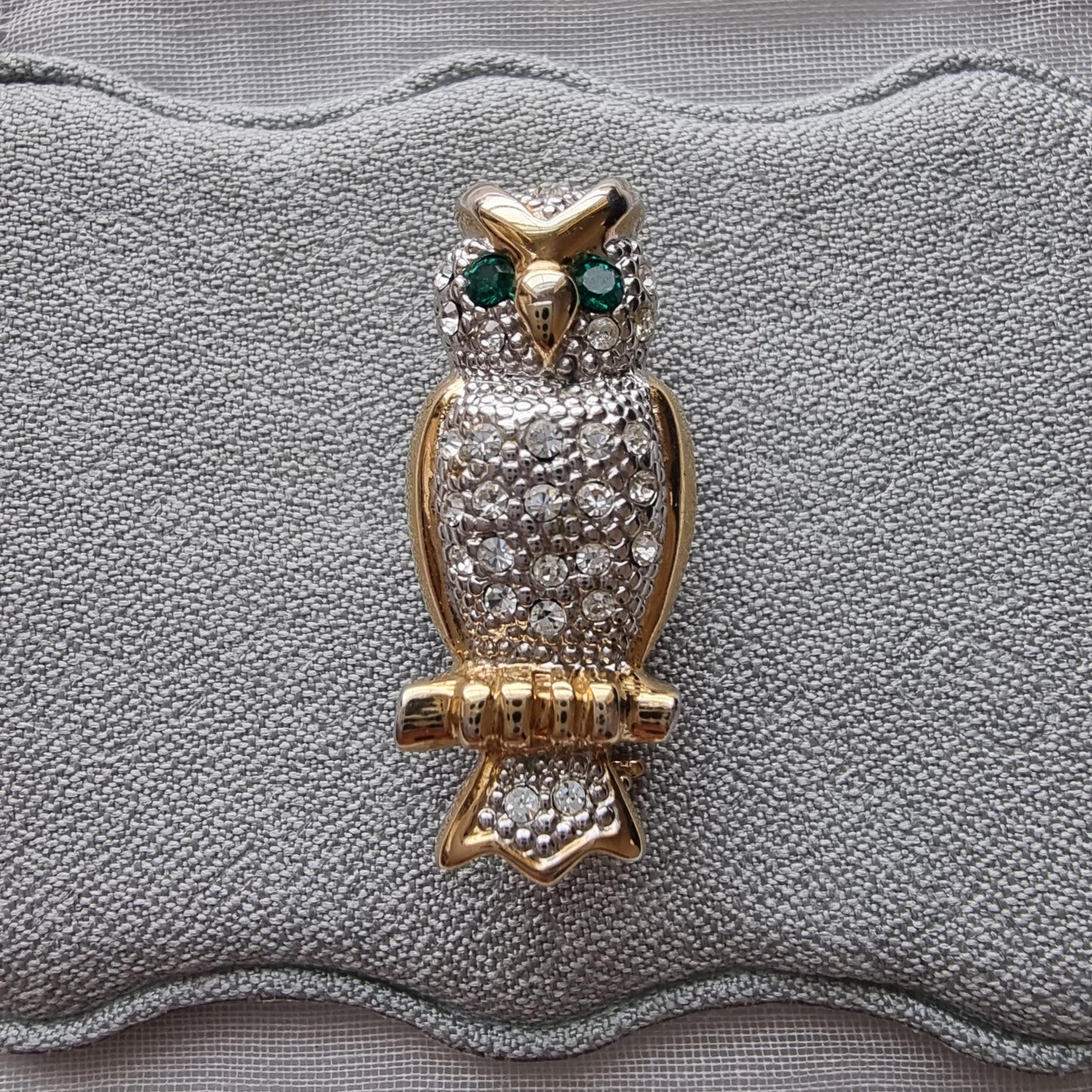 Brooch - Small Green and Clear Crystals Owl Brooch