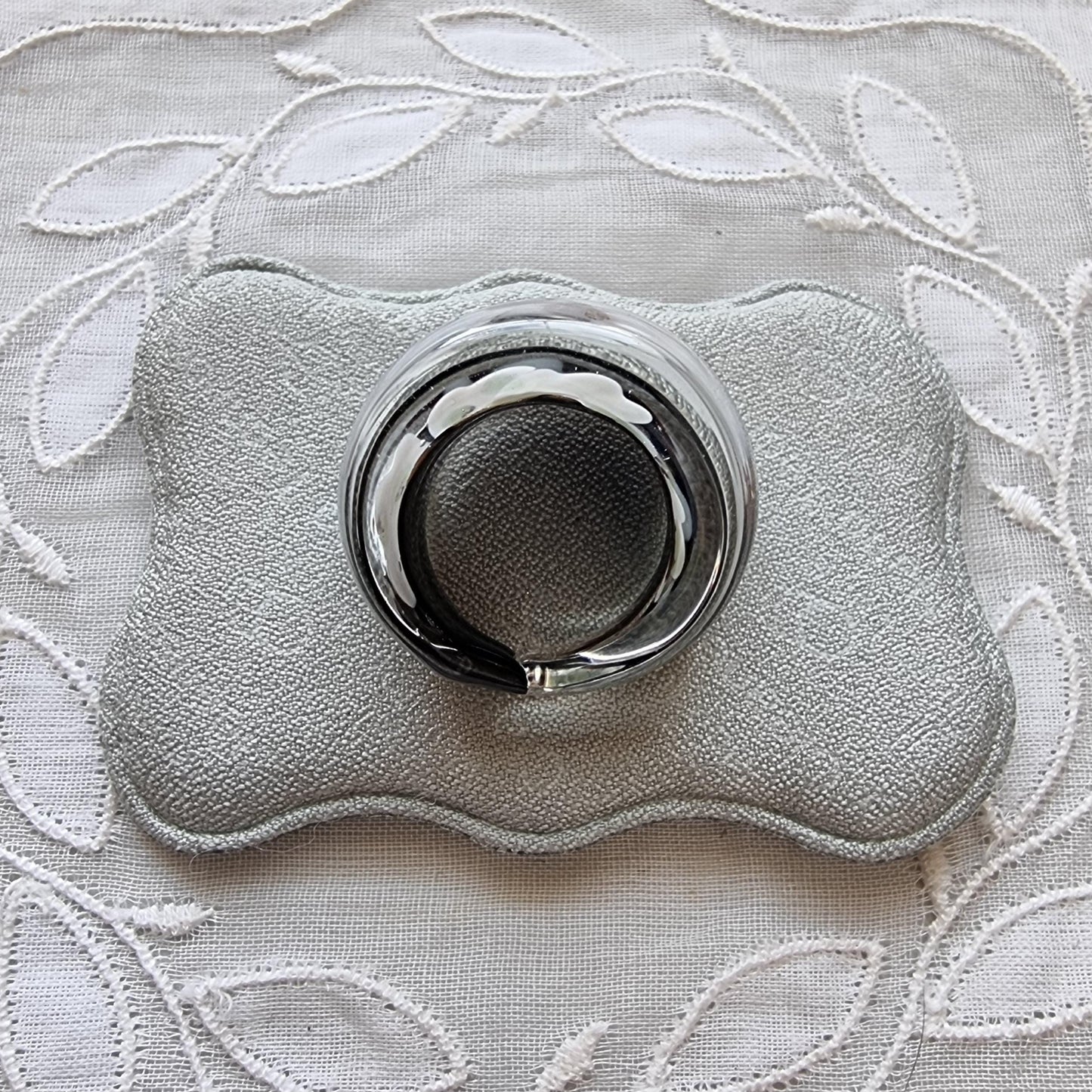 Ring - Black Brass and White Glass Flower Bombe Ring