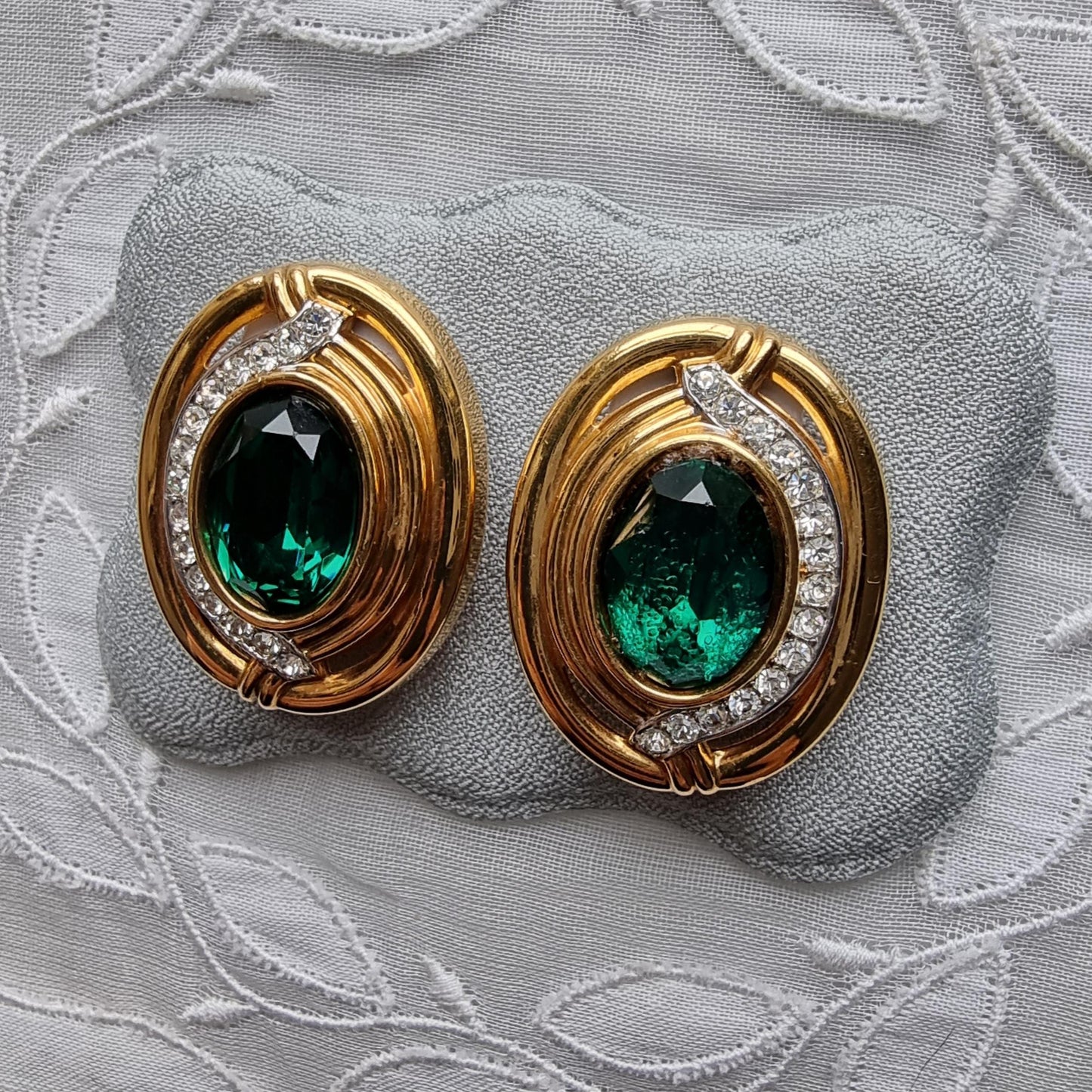 Clip on - Lanvin Oval Green and Clear Crystals Clip On Earrings