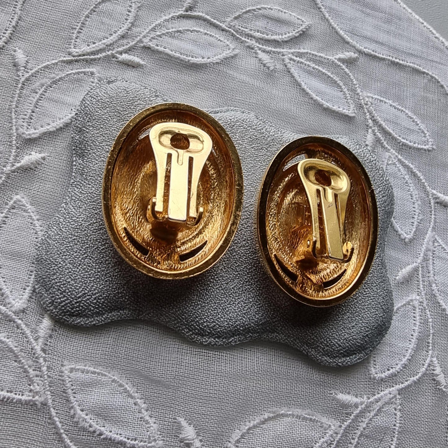 Clip on - Lanvin Oval Green and Clear Crystals Clip On Earrings