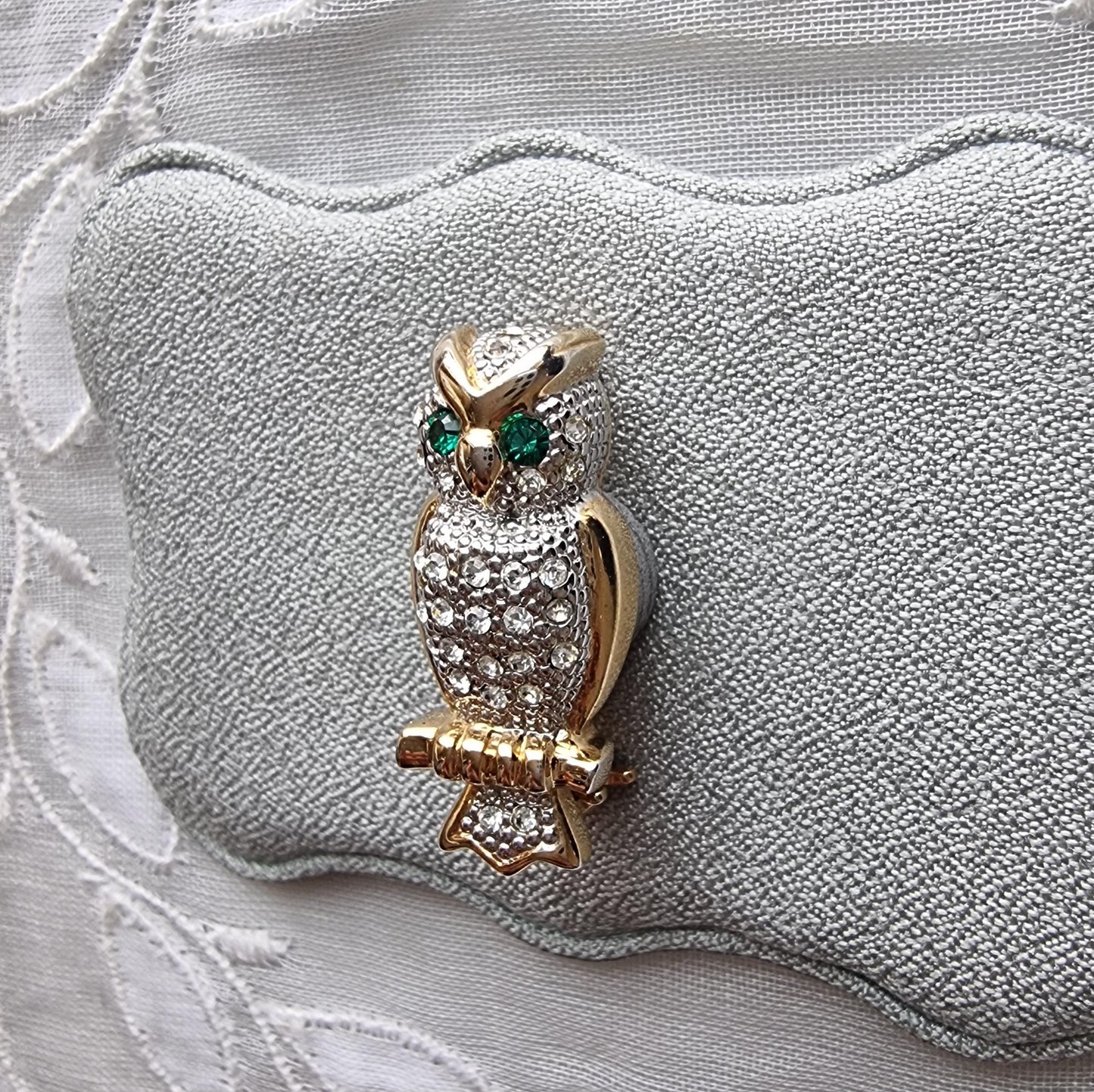 Brooch - Small Green and Clear Crystals Owl Brooch