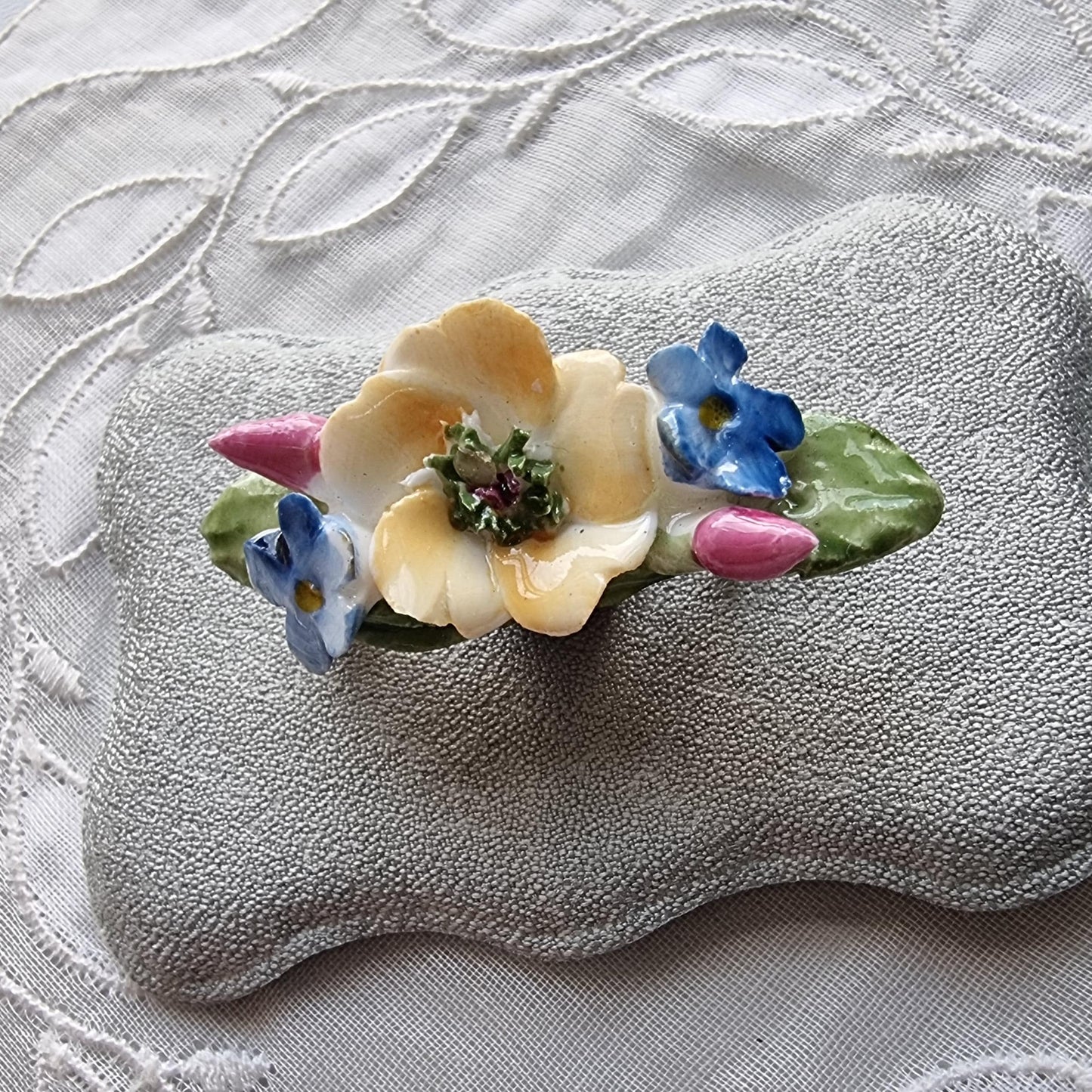 Brooch - Small Porcelain Flower Cluster Brooch