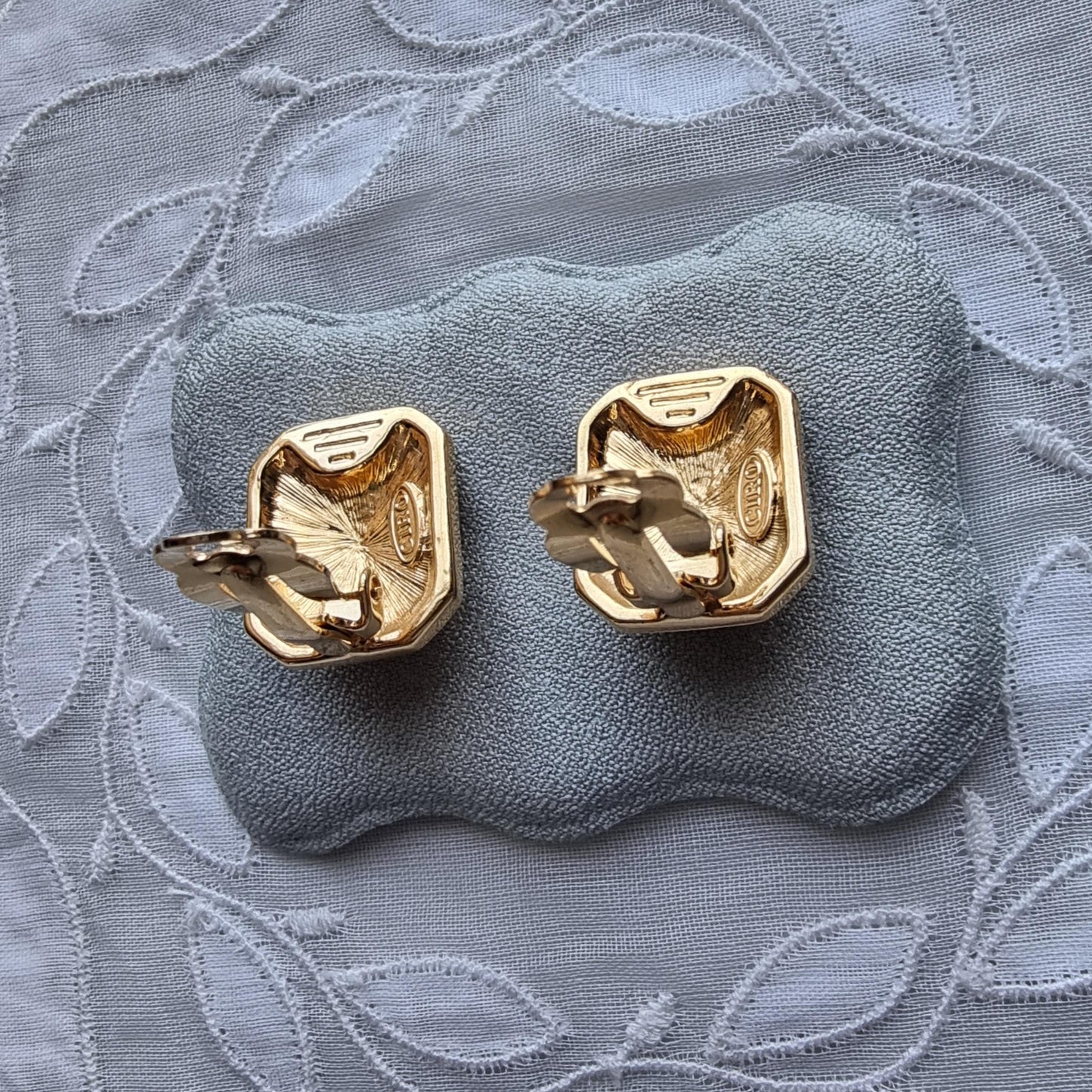 Clip on - Ciro Yellow Oval Cabochon Clip On Earrings
