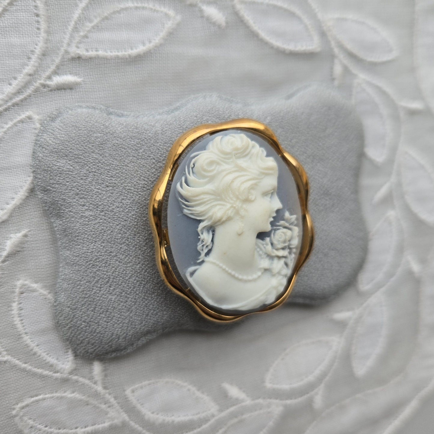Brooch - Oval Blue Cameo Brooch