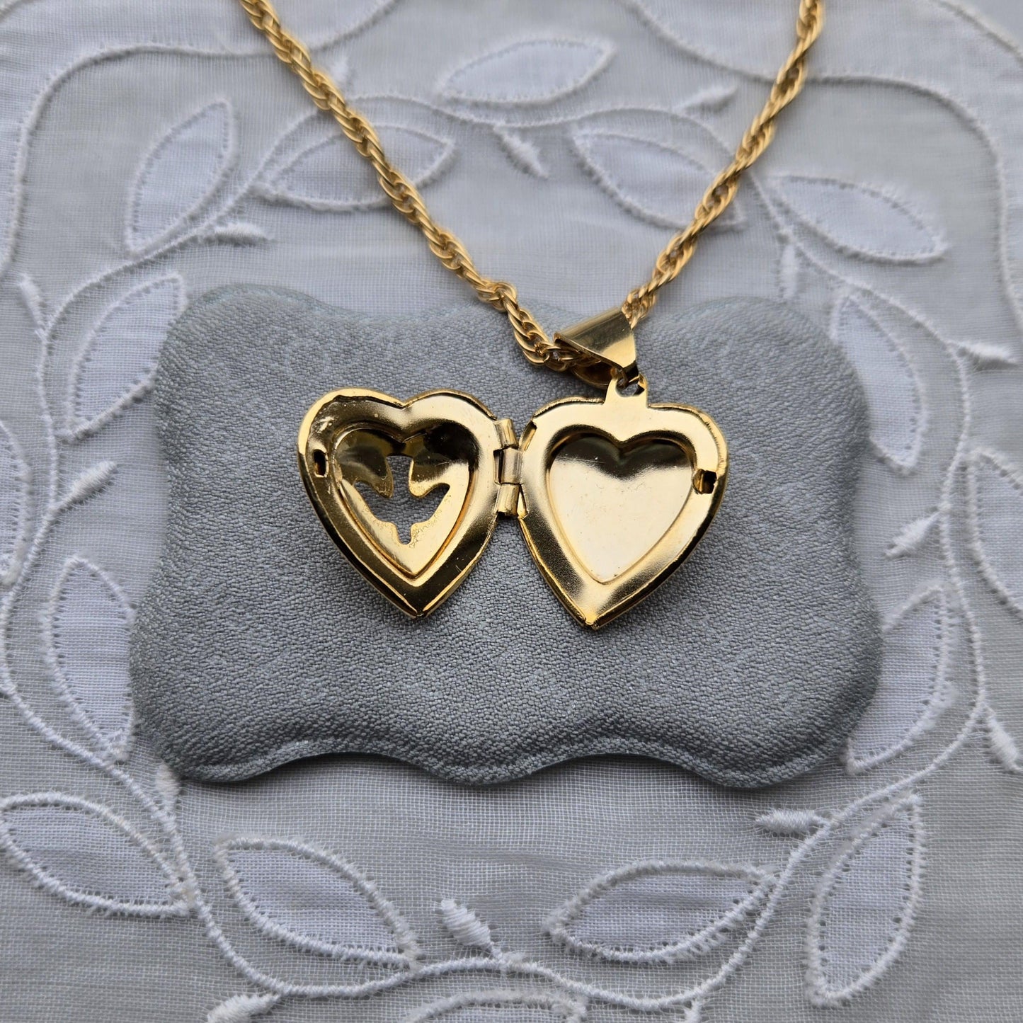 Necklace - Gold Heart Locket Pendant Necklace